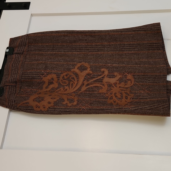 Michael Simon Dresses & Skirts - Wool pencil skirt with leather design size 2